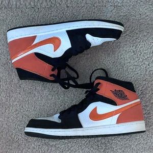 Nike Air Jordan 1 “Shattered Backboard”